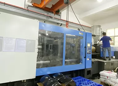 650T Injection molding